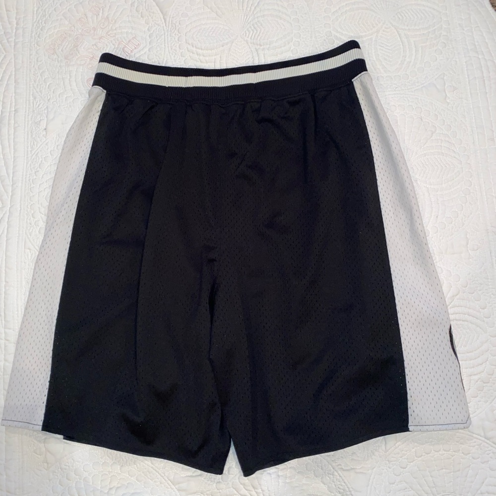 Nike Men's Black and Gray Athletic Shorts - Picture 7 of 9